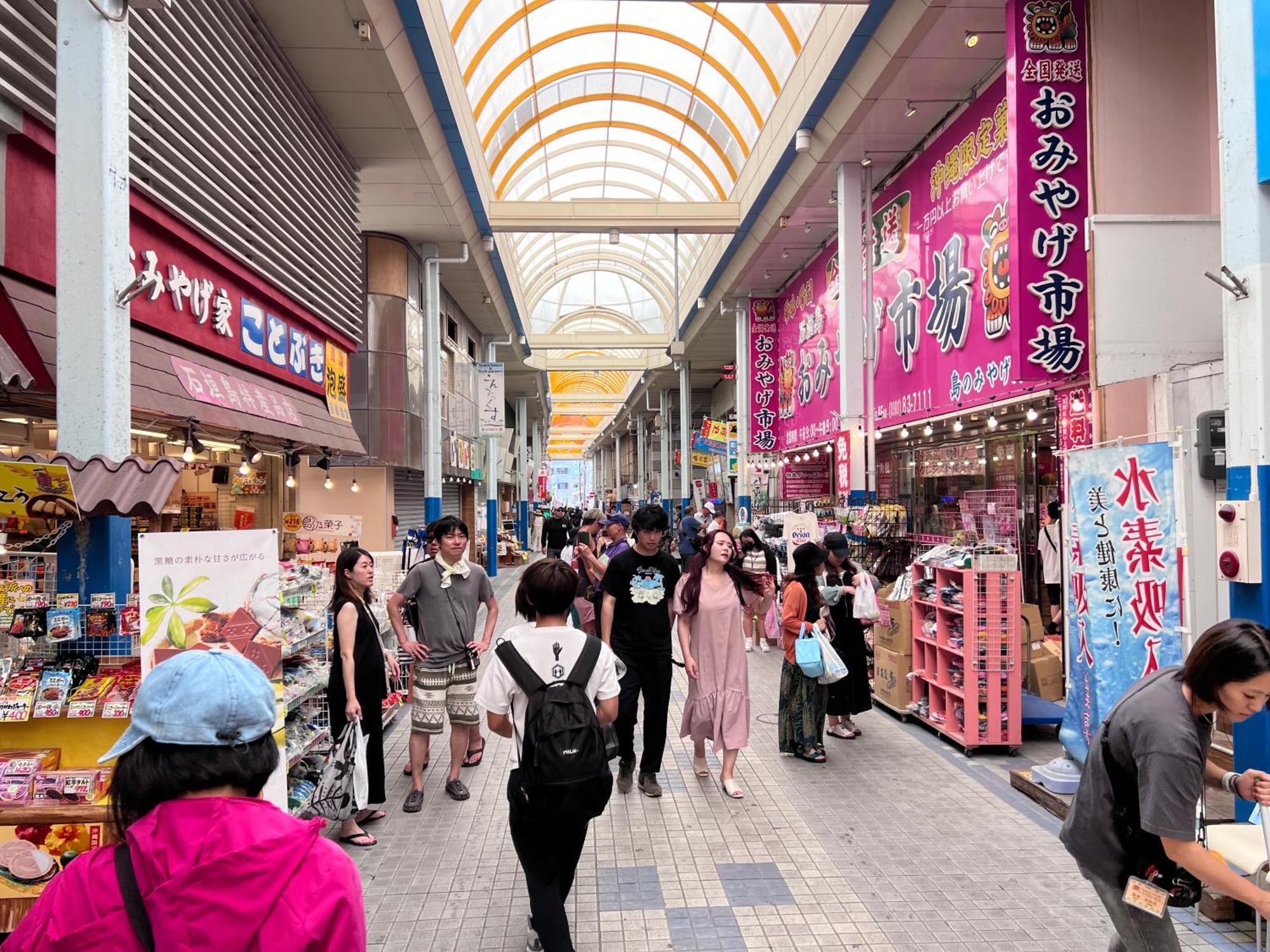 石垣島グループの宿 2216 にじいろ ユーグレナモール内 Ishigaki (Okinawa) Exterior foto